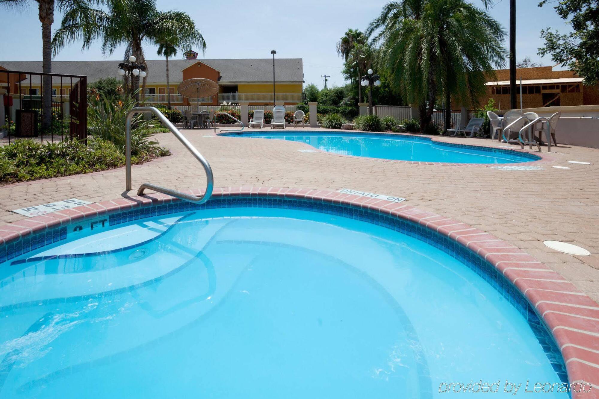 Holiday Inn Express Hotel And Suites Brownsville, An Ihg Hotel Exterior photo